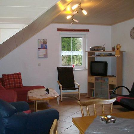 Ferienwohnung Mastiaux Mirbach エクステリア 写真