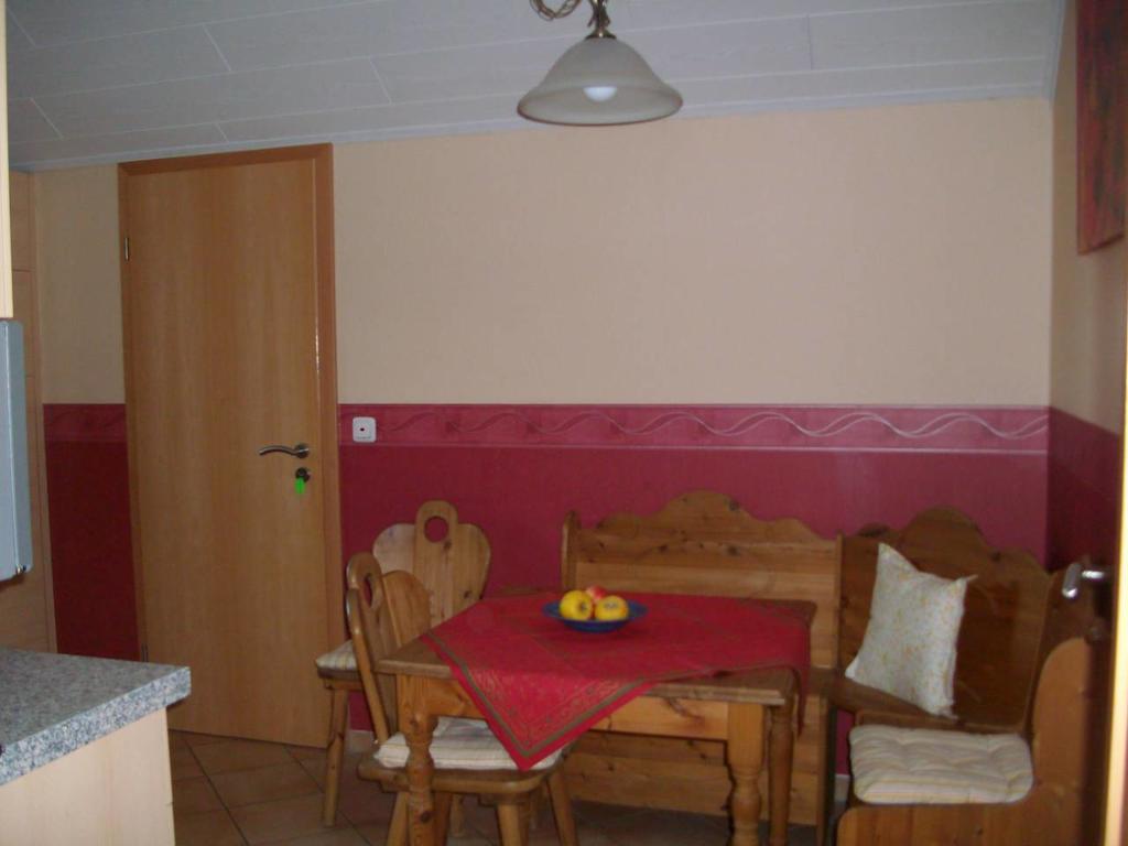 Ferienwohnung Mastiaux Mirbach エクステリア 写真